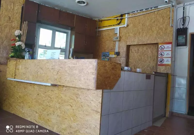 ホテル Oyo 90321  Bajet Sri Manal