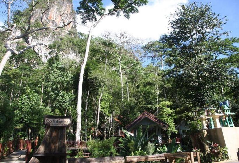 בית מלון כפרי Rock And Tree House Resort