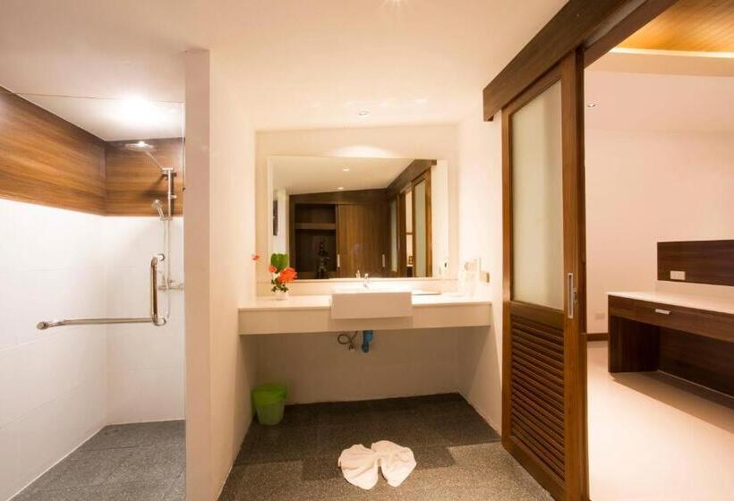 בית מלון כפרי Rock And Tree House Resort