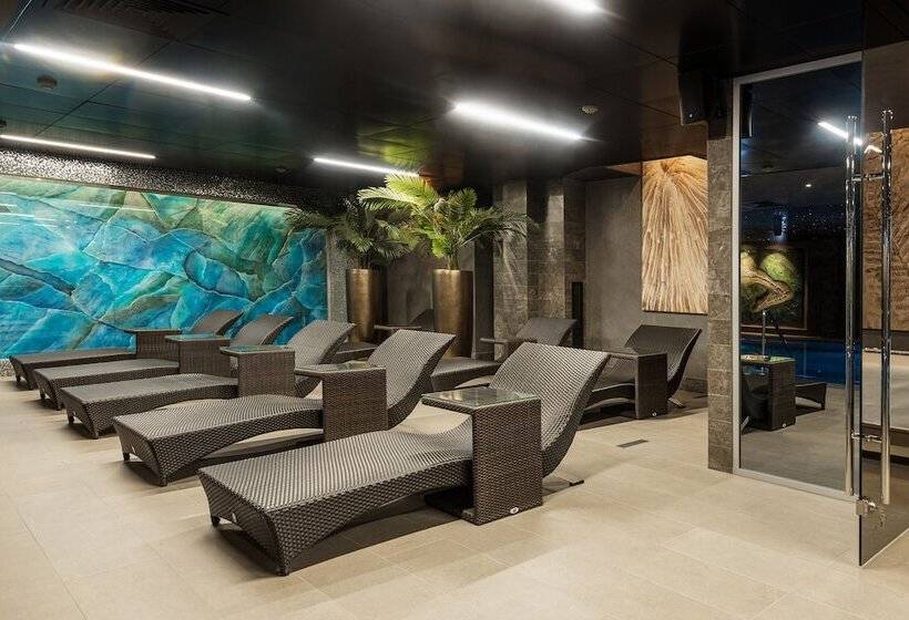 Kravt Nevsky Hotel And Spa