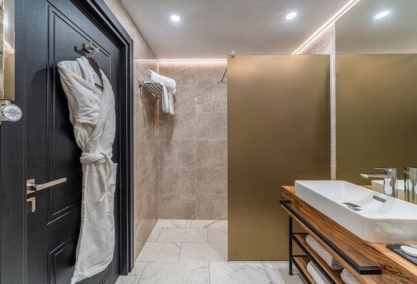 Kravt Nevsky Hotel And Spa