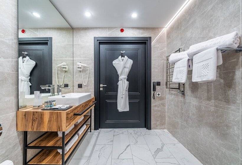 Kravt Nevsky Hotel And Spa