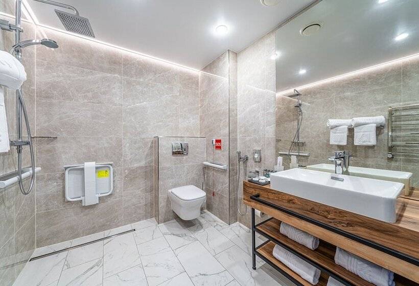 Kravt Nevsky Hotel And Spa