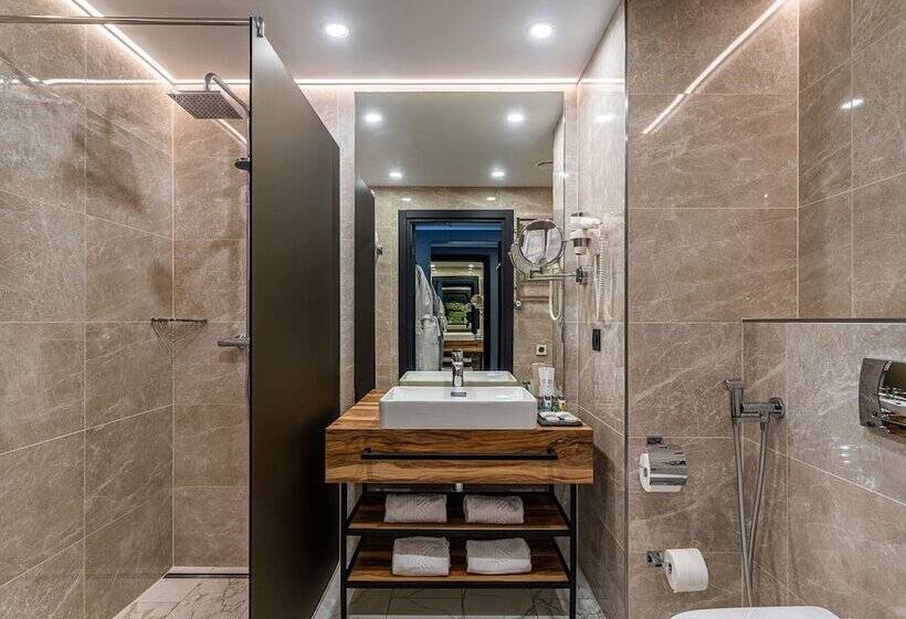 Kravt Nevsky Hotel And Spa