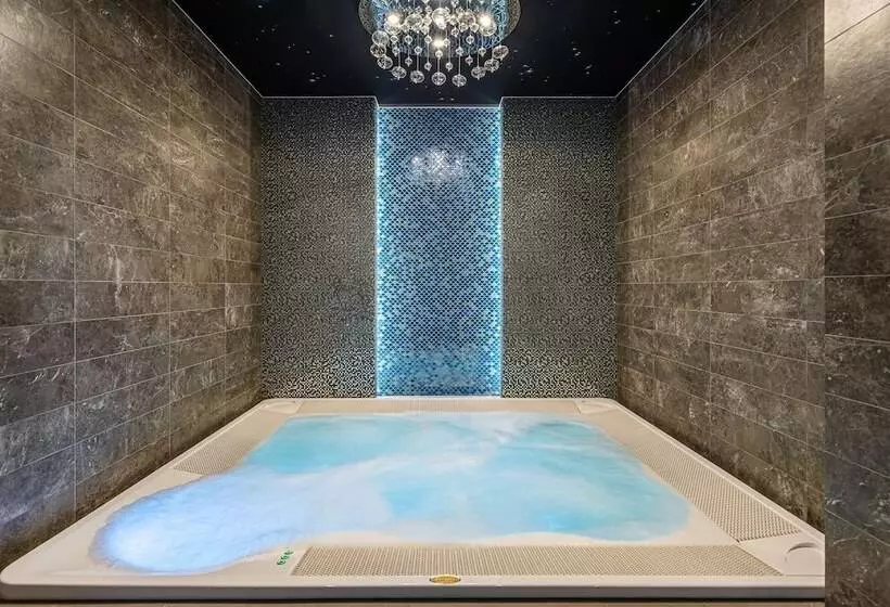 Kravt Nevsky Hotel And Spa