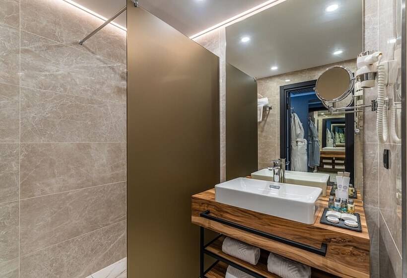 Kravt Nevsky Hotel And Spa