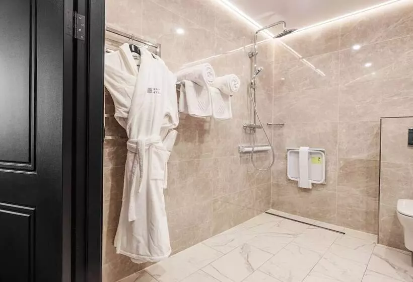 Kravt Nevsky Hotel And Spa