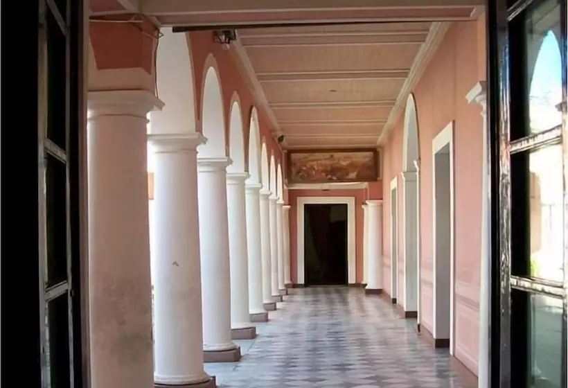 Casa Del Arbol Hostel