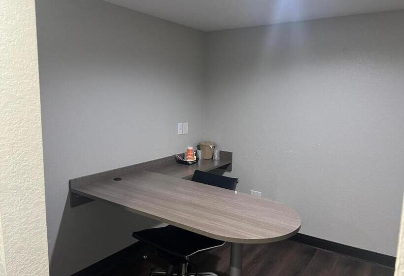 ユースホステル Quality Suites Wildwood   The Villages