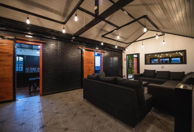 El Refugio Lodge Hostel