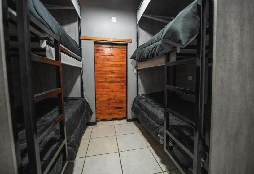 El Refugio Lodge Hostel