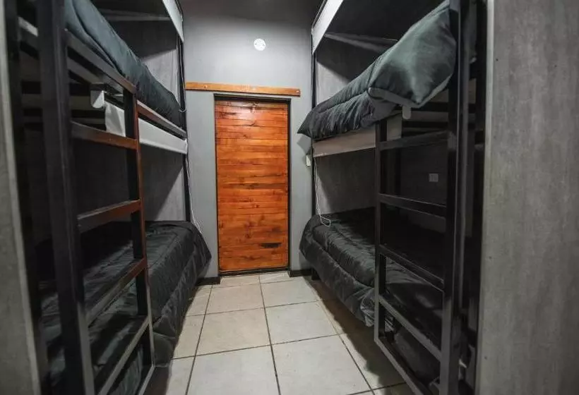 El Refugio Lodge Hostel