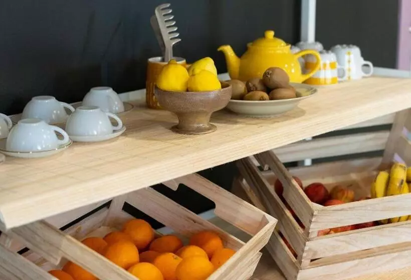 Greet Hotel Rennes Pace