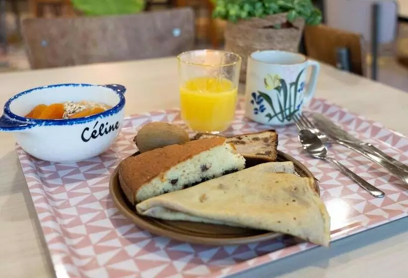 Greet Hotel Rennes Pace