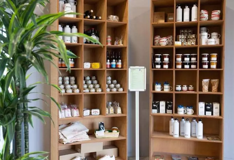 Greet Hotel Rennes Pace