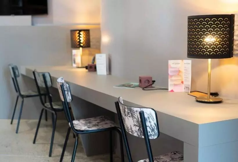 Greet Hotel Rennes Pace