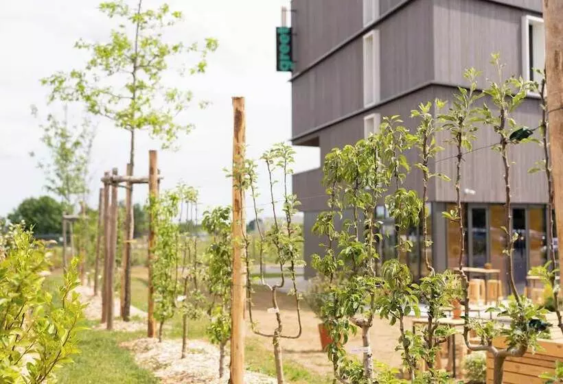 Greet Hotel Rennes Pace