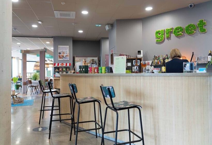 Greet Hotel Rennes Pace