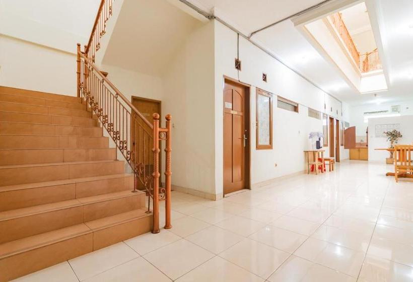 Hotel Koolkost Near Riau Junction Mall