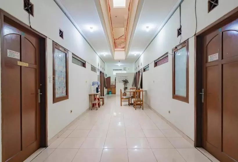 Hotelli Koolkost Near Riau Junction Mall