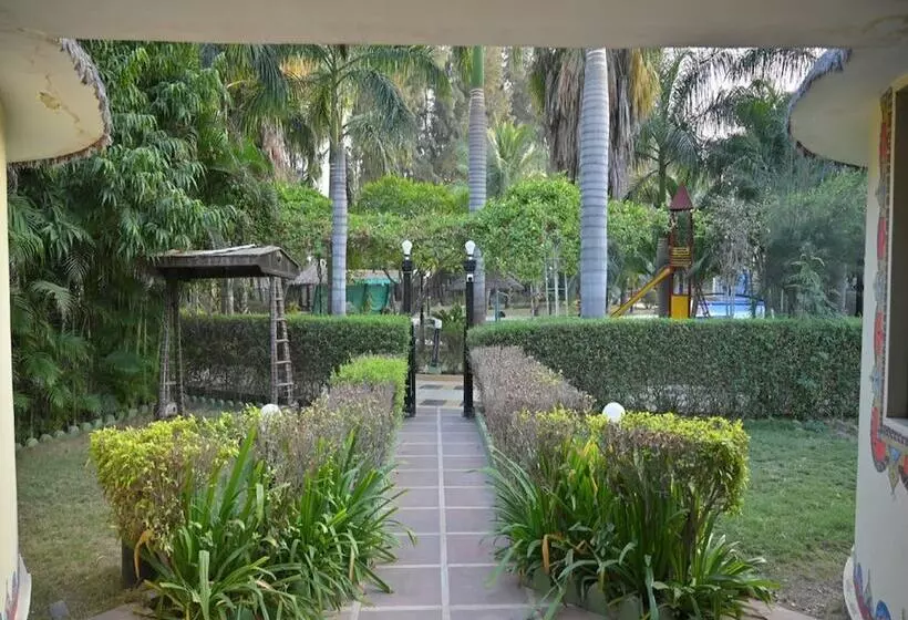 ホテル Medhavi Ryan Resort
