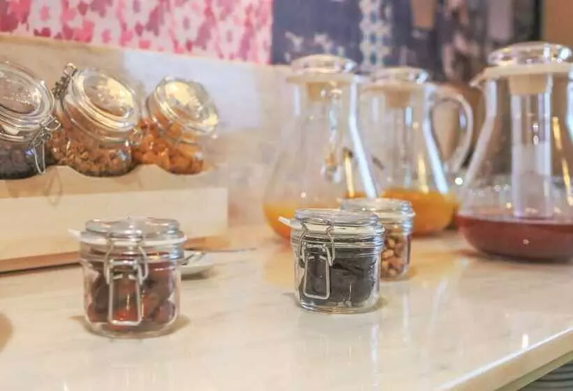 هتل Mouraria Lisboa