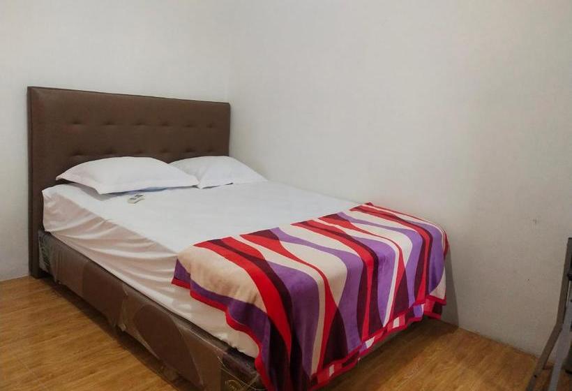 בית מלון כפרי Oyo 90590 Tian Residence