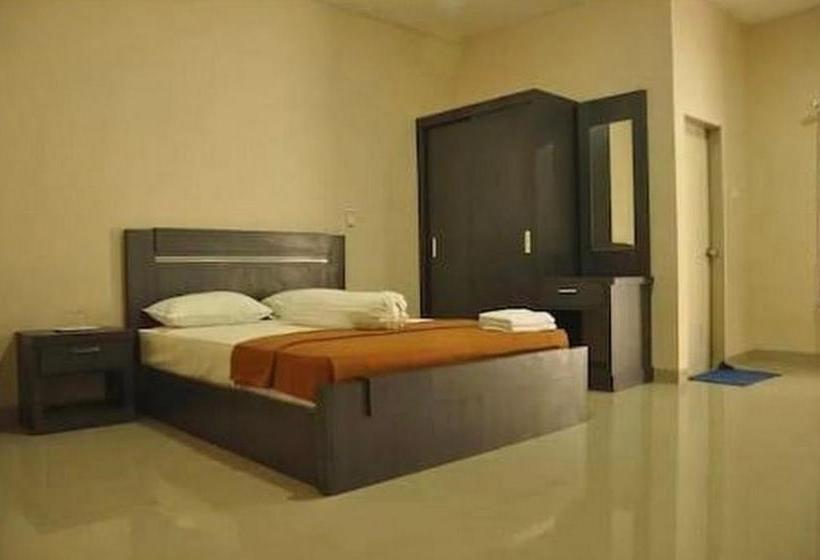 בית מלון כפרי Oyo 90590 Tian Residence