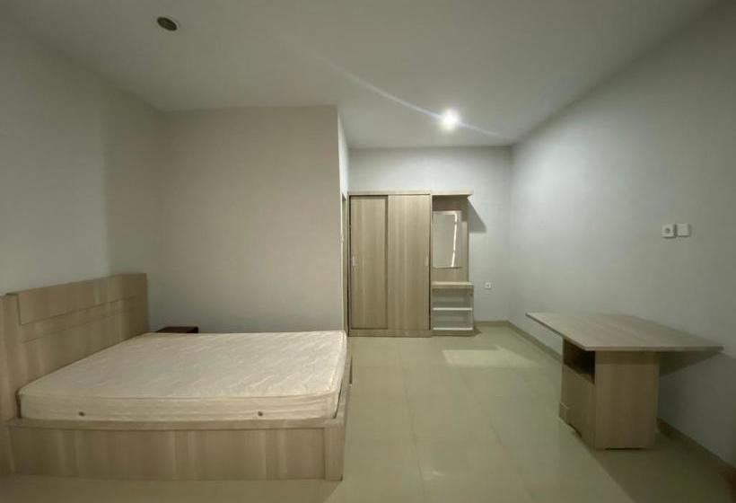 בית מלון כפרי Oyo 90590 Tian Residence