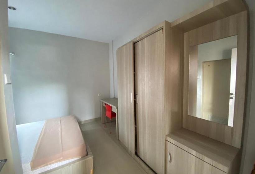 בית מלון כפרי Oyo 90590 Tian Residence