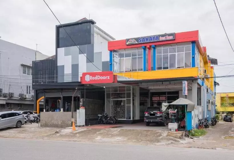 هتل Reddoorz Syariah Near Rs Mata Padang
