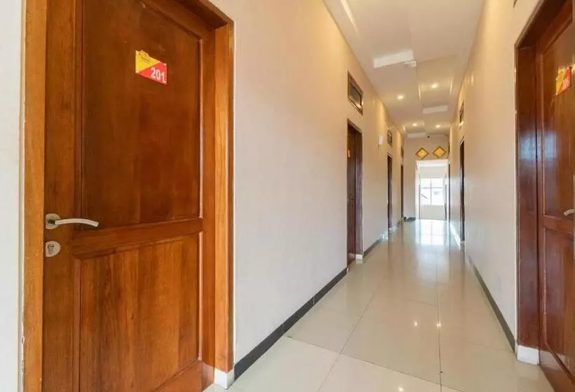 هتل Reddoorz Syariah Near Rs Mata Padang