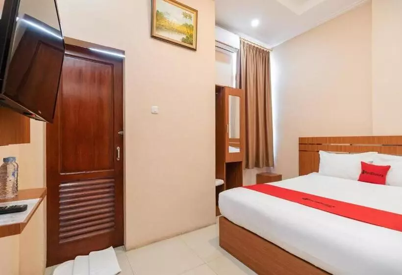 هتل Reddoorz Syariah Near Rs Mata Padang