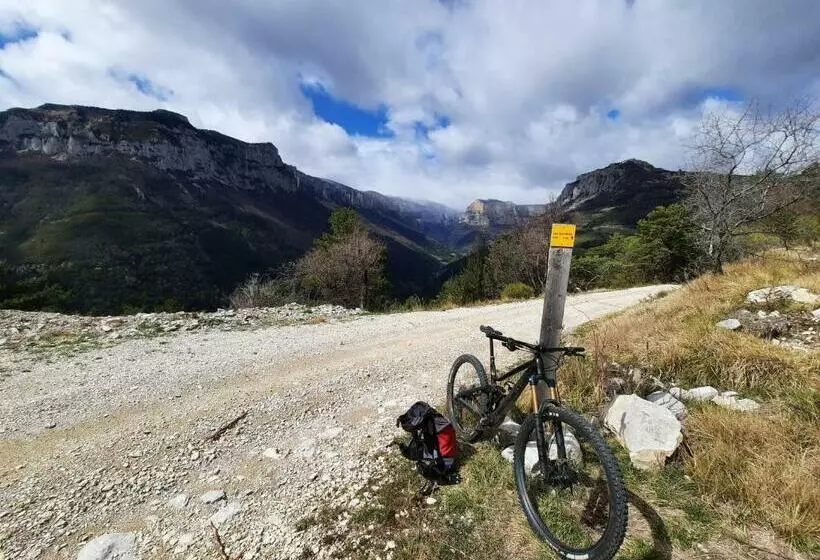 Majatalo La Bergerie à Menée