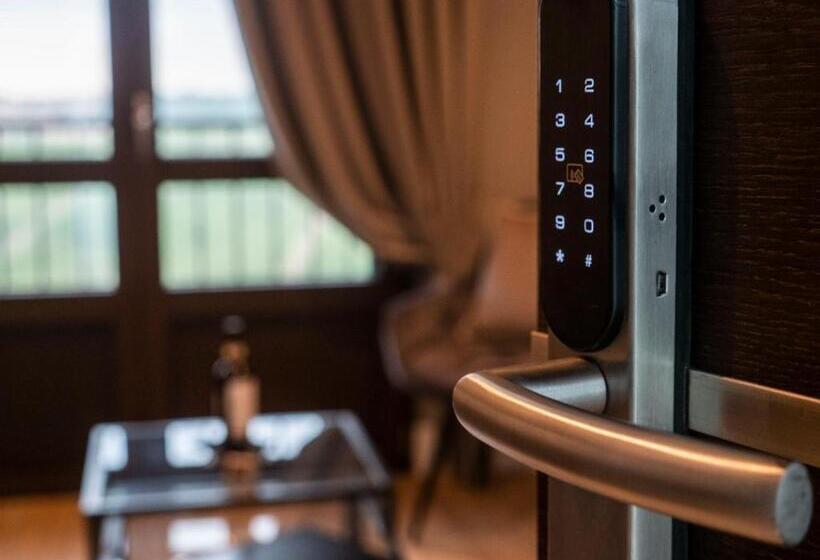 Пансион Montalbera Wine Suites