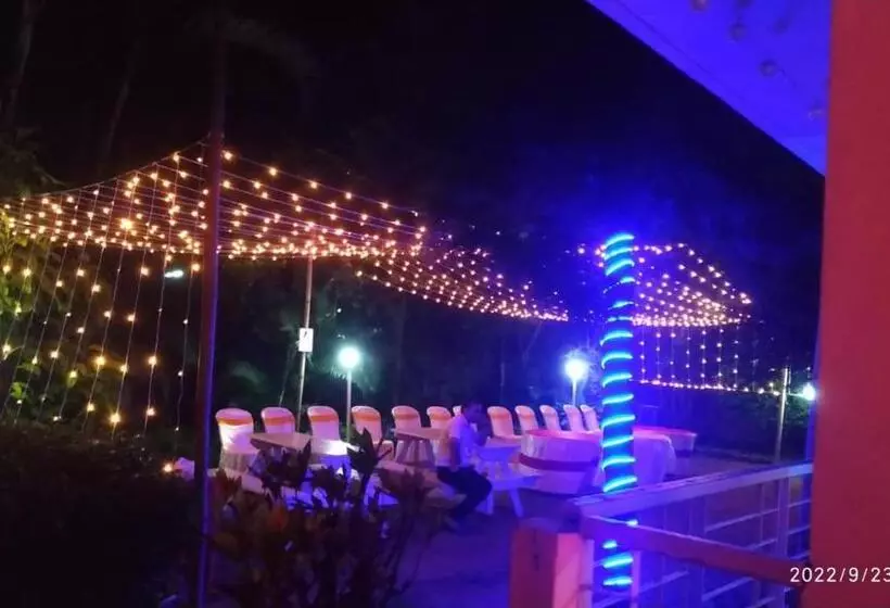 پانسیون Solace Garden