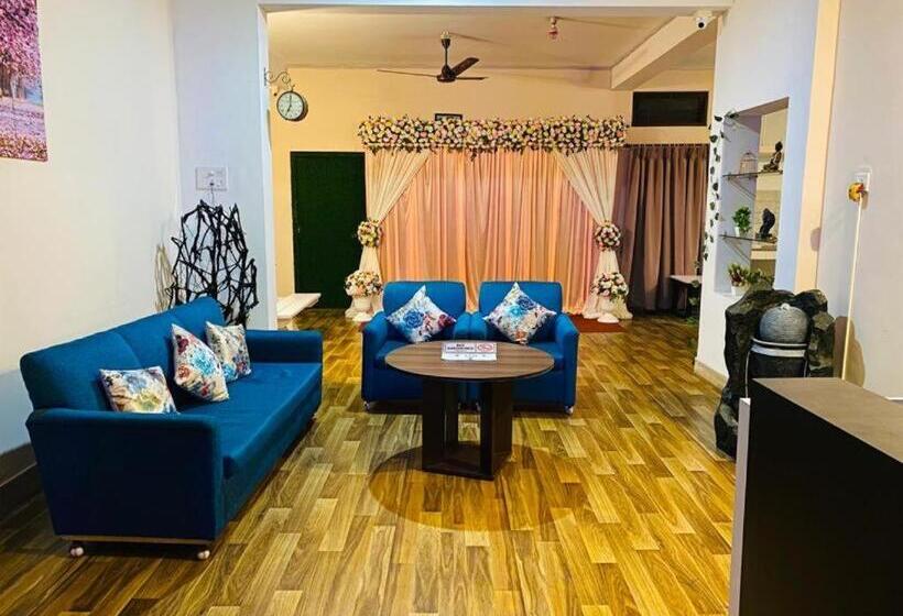 Pensione Solace Garden