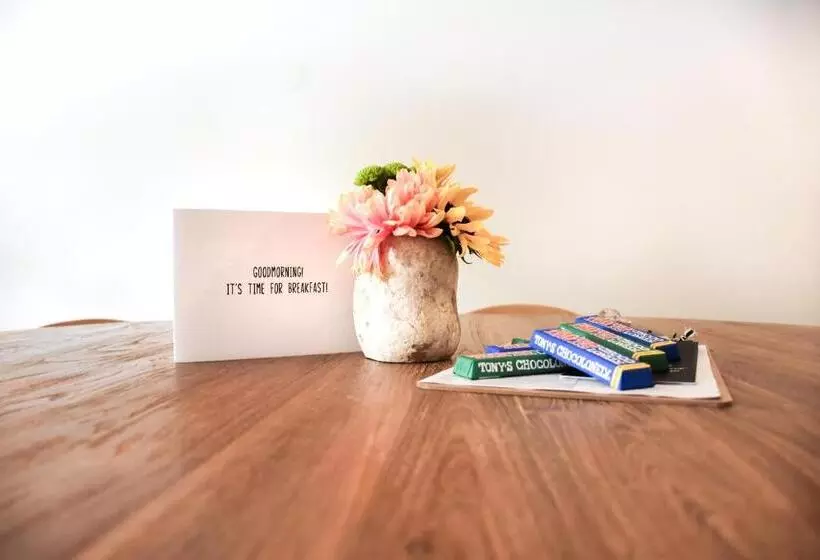 Van Heeckeren Apartments & Suites Nes