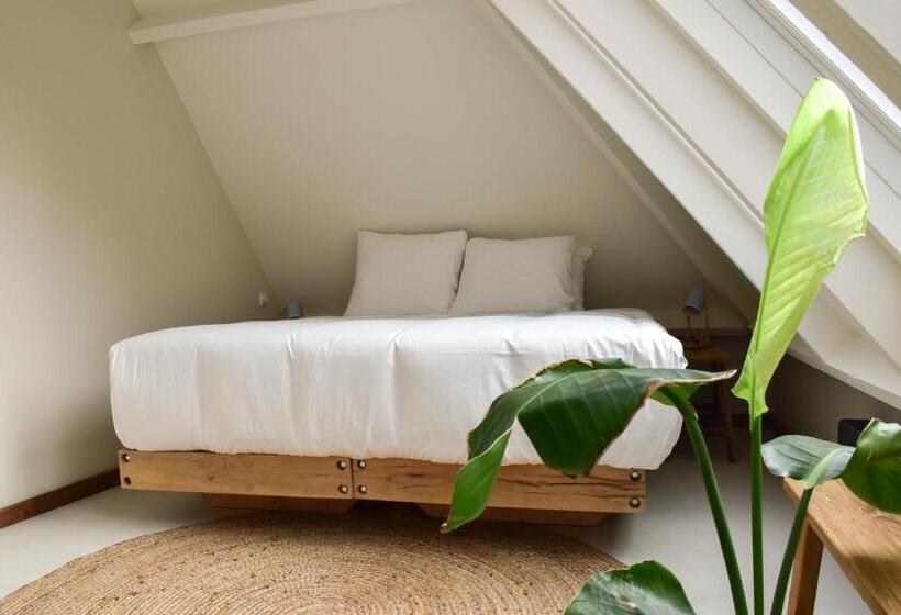 Van Heeckeren Apartments & Suites Nes