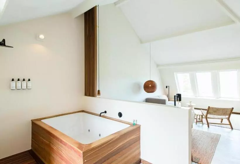 Van Heeckeren Apartments & Suites Nes