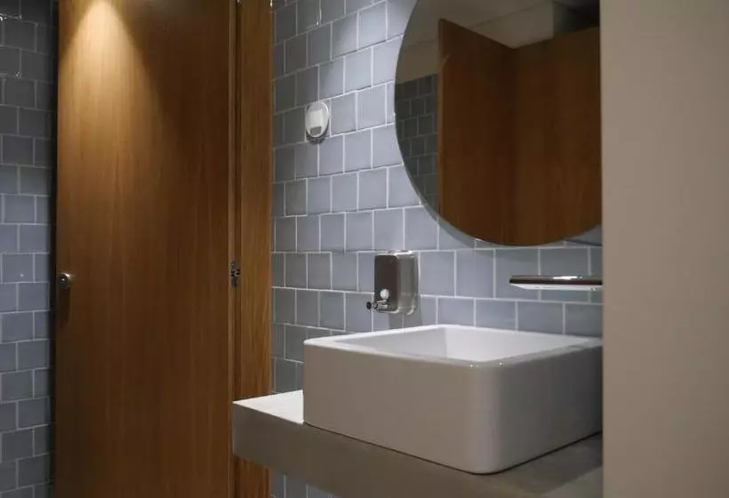 Retkeilymaja Castel Creative Living