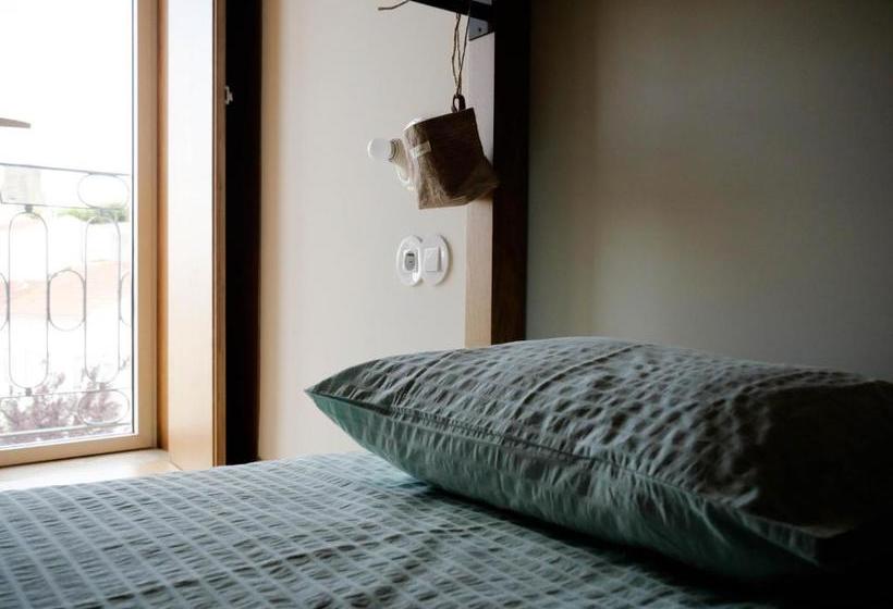 فندق صغير Castel   Creative Living