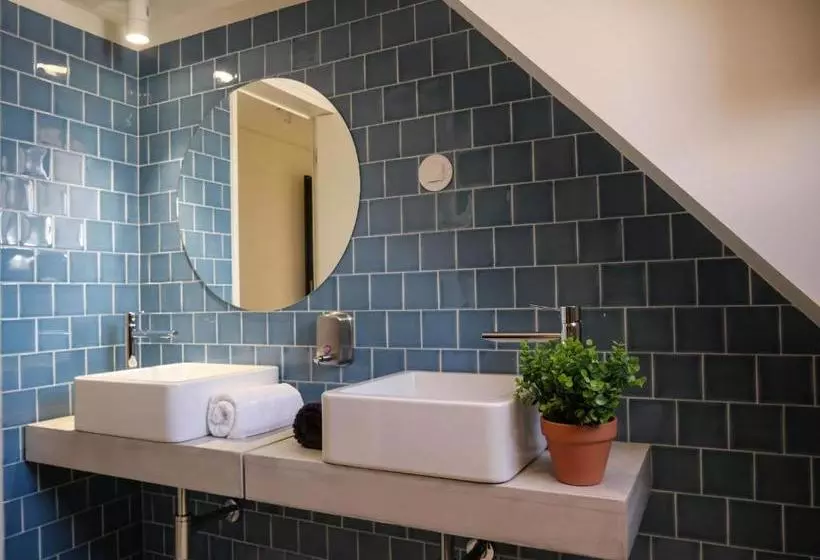 Retkeilymaja Castel Creative Living