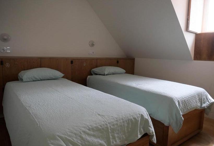 فندق صغير Castel   Creative Living