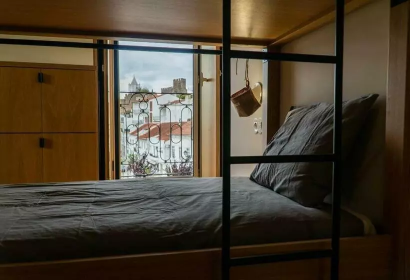 Retkeilymaja Castel Creative Living