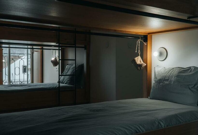 فندق صغير Castel   Creative Living