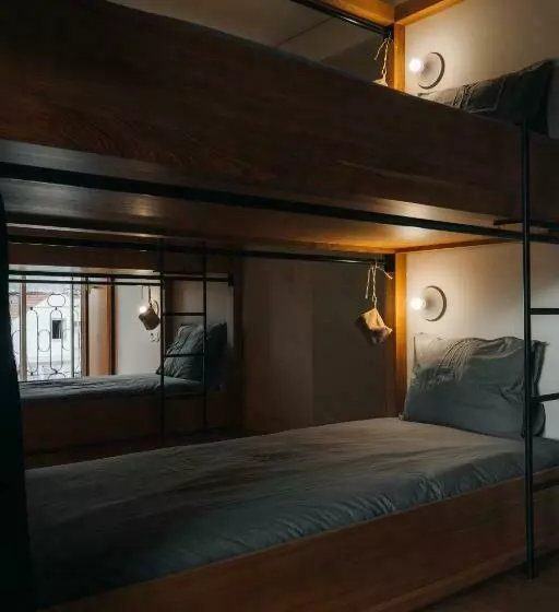 Retkeilymaja Castel Creative Living