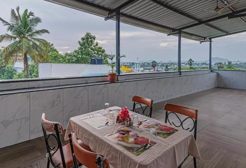 Itsy Hotels Pranav