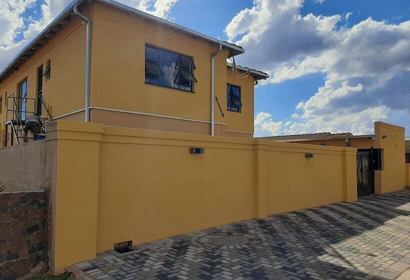 Pension Mohlakeng Guest House