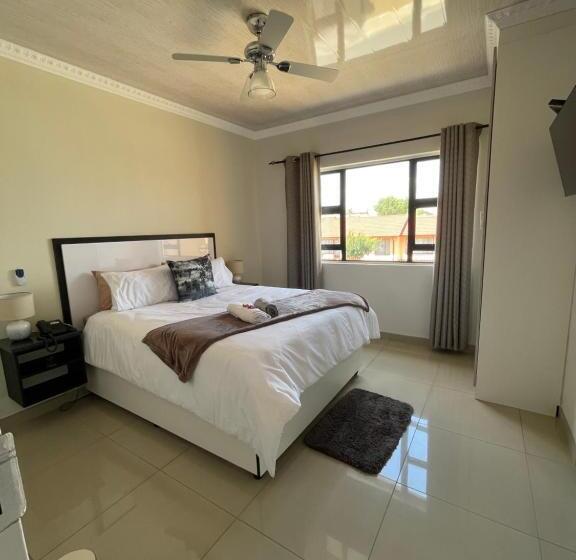 Pension Mohlakeng Guest House